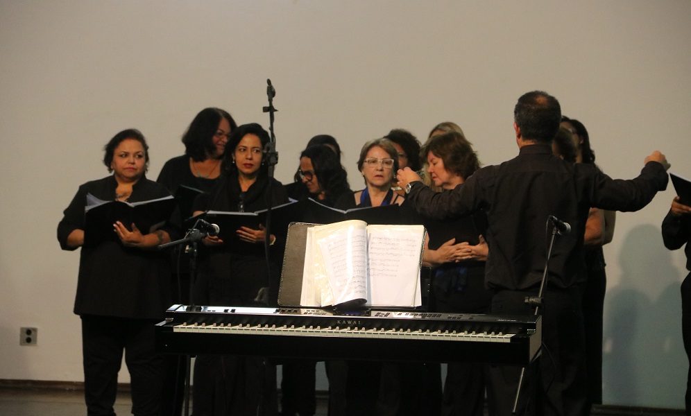Curso de canto e coral tem inscrições abertas Curso de canto e coral tem inscrições abertas